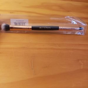 Crown Brush C8202 Chisel Fluff/Precision Crease